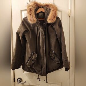 Green Levis Parka w/ Faux Fur Lined Hood